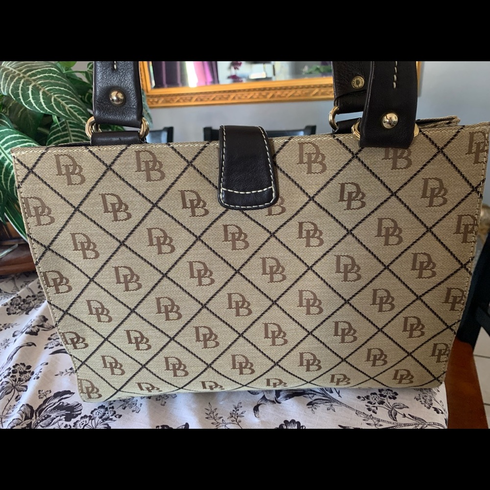 Dooney & Bourke Tan and brown canvas tote medium - Picture 3 of 14